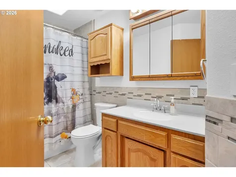 1420 NE Hoffman Drive Mcminnville OR 97128