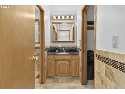 1420 NE Hoffman Drive Mcminnville OR 97128