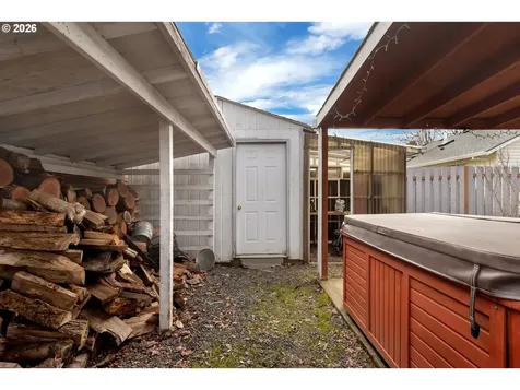 1420 NE Hoffman Drive Mcminnville OR 97128
