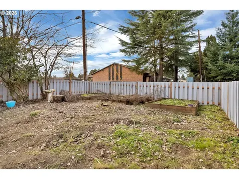 1420 NE Hoffman Drive Mcminnville OR 97128