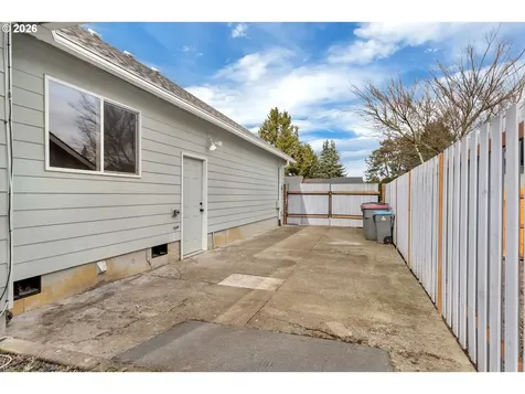 1420 NE Hoffman Drive Mcminnville OR 97128