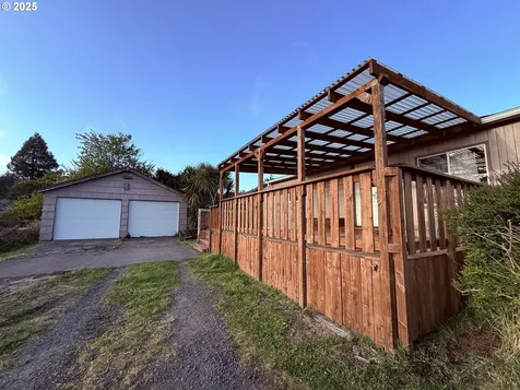 3450 Vine Avenue Coos Bay OR 97420
