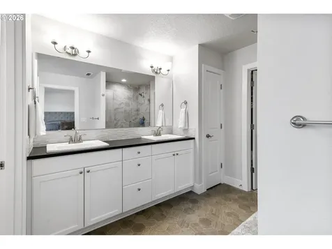 221 S 39th Drive Ridgefield WA 98642