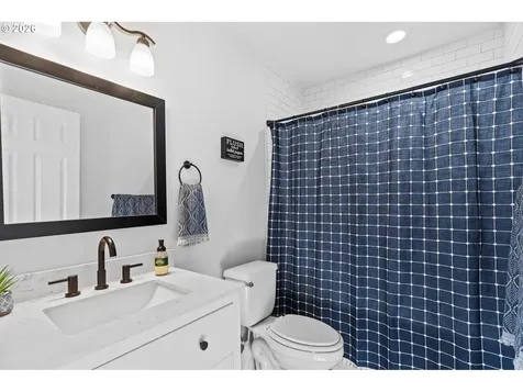 205 W 32nd Street Vancouver WA 98660