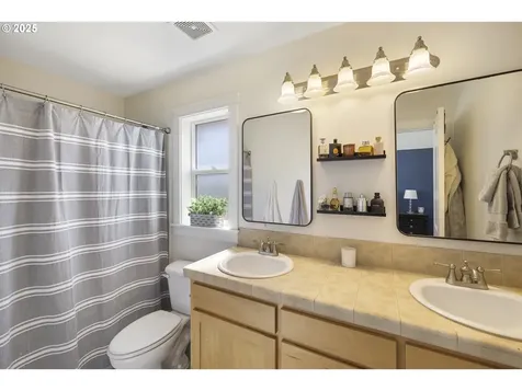 420 N 7th Street Carlton OR 97111