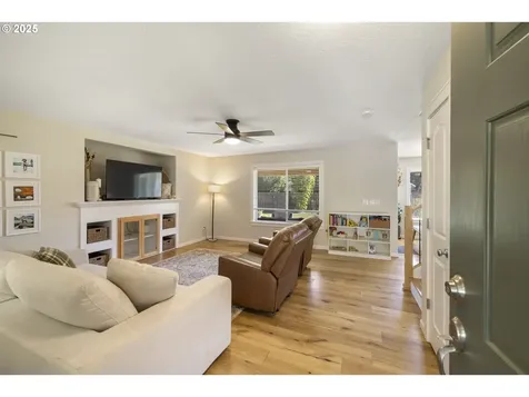 420 N 7th Street Carlton OR 97111