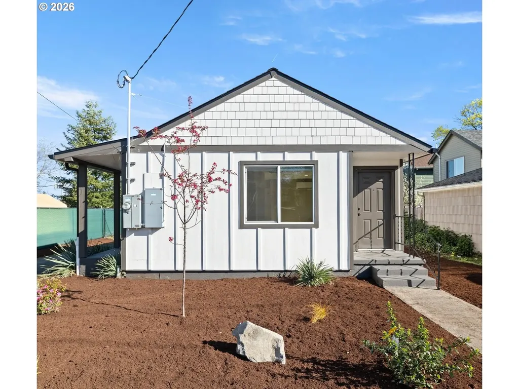 6915 SE Raymond Court Portland OR 97206