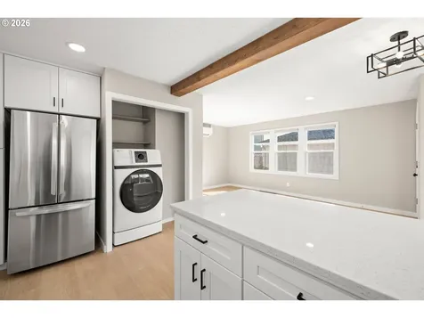 6915 SE Raymond Court Portland OR 97206