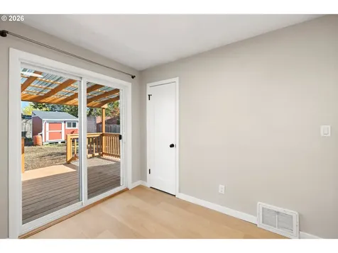 6915 SE Raymond Court Portland OR 97206