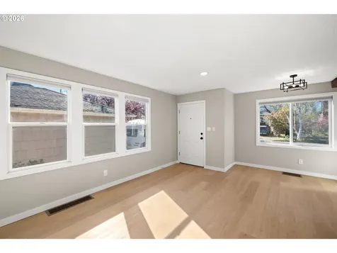 6915 SE Raymond Court Portland OR 97206