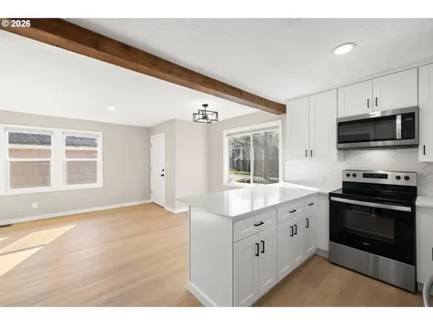 6915 SE Raymond Court Portland OR 97206