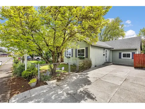 7822 SE Henry Street Portland OR 97206