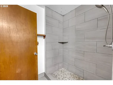 7822 SE Henry Street Portland OR 97206