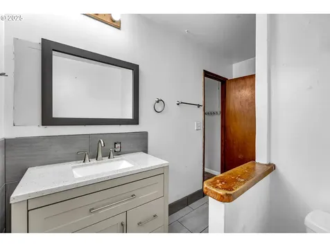 7822 SE Henry Street Portland OR 97206