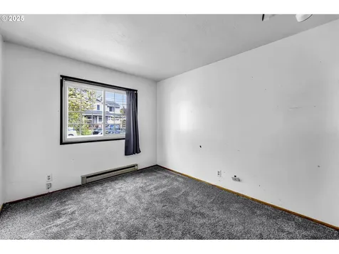 7822 SE Henry Street Portland OR 97206