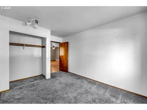 7822 SE Henry Street Portland OR 97206