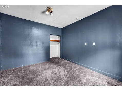 7822 SE Henry Street Portland OR 97206