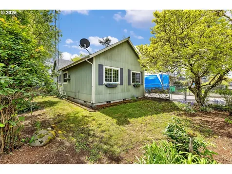 7822 SE Henry Street Portland OR 97206