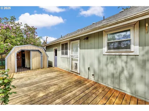7822 SE Henry Street Portland OR 97206