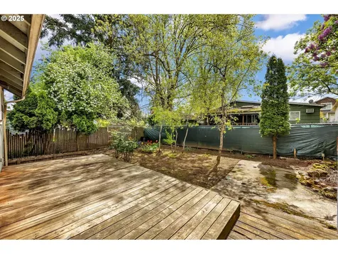 7822 SE Henry Street Portland OR 97206