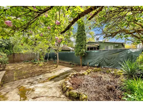 7822 SE Henry Street Portland OR 97206