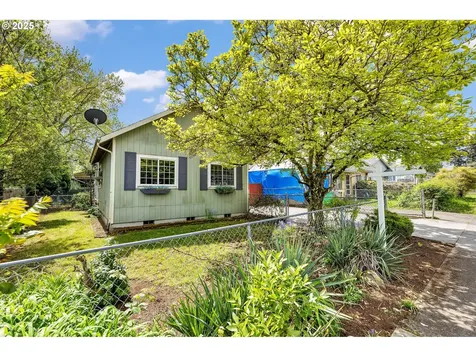 7822 SE Henry Street Portland OR 97206