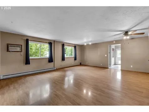 7822 SE Henry Street Portland OR 97206