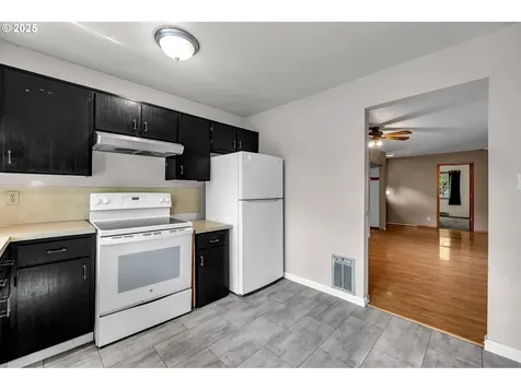 7822 SE Henry Street Portland OR 97206