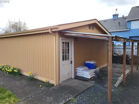 201 NE Blair Street Sheridan OR 97378