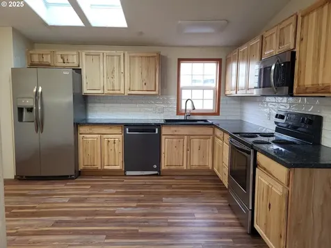 201 NE Blair Street Sheridan OR 97378