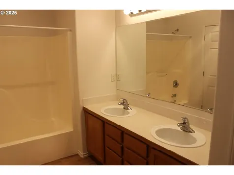 203 Robin Court Creswell OR 97426