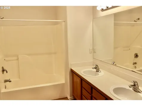 203 Robin Court Creswell OR 97426