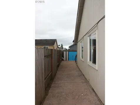 203 Robin Court Creswell OR 97426