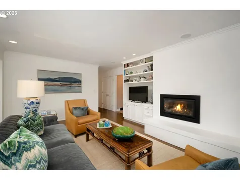 722 SW Westwood Drive Portland OR 97239