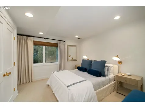 722 SW Westwood Drive Portland OR 97239