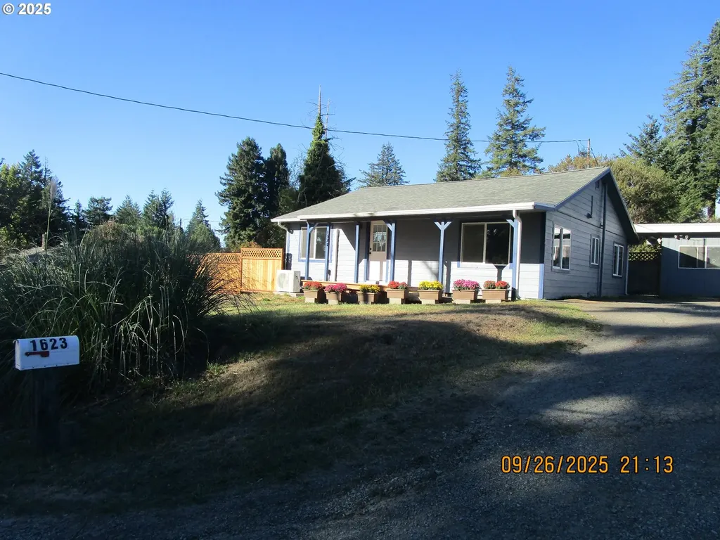 1623 N Fir Street Coquille OR 97423
