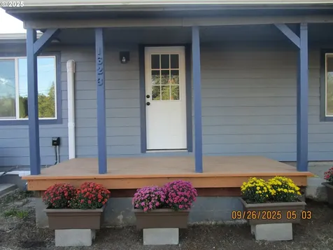 1623 N Fir Street Coquille OR 97423