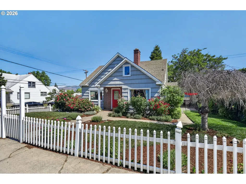 121 W 10th Street The Dalles OR 97058