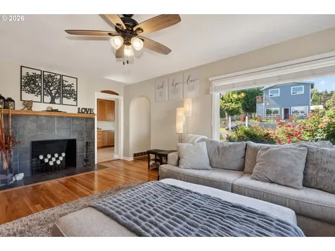 121 W 10th Street The Dalles OR 97058