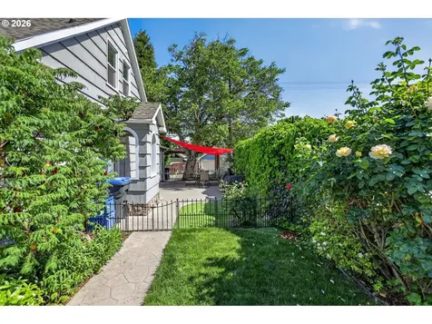 121 W 10th Street The Dalles OR 97058