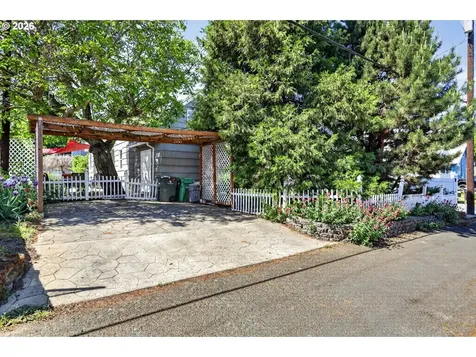 121 W 10th Street The Dalles OR 97058