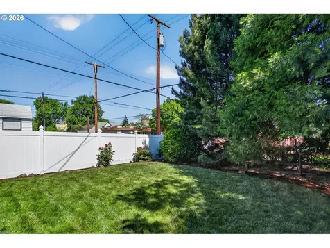 121 W 10th Street The Dalles OR 97058
