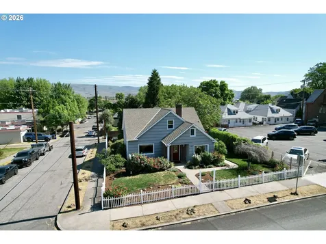 121 W 10th Street The Dalles OR 97058
