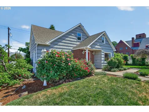 121 W 10th Street The Dalles OR 97058