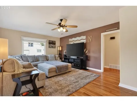121 W 10th Street The Dalles OR 97058