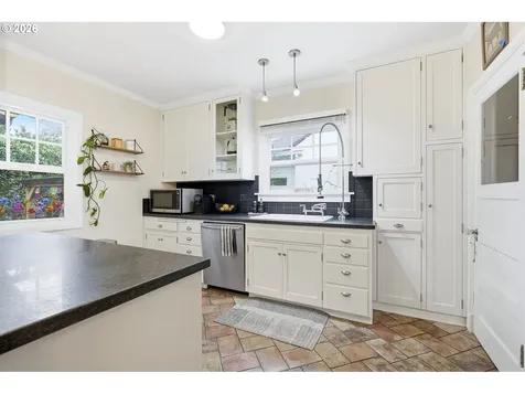 2625 NE 28th Avenue Portland OR 97212