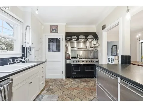 2625 NE 28th Avenue Portland OR 97212