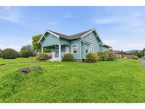 906 C Street Myrtle Point OR 97458