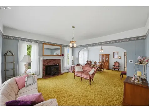906 C Street Myrtle Point OR 97458