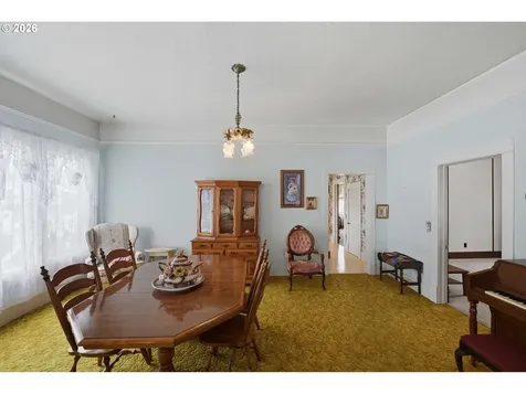906 C Street Myrtle Point OR 97458